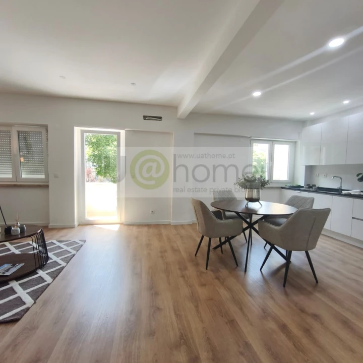 Apartamento T3 para Venda em Benfica Foto 1