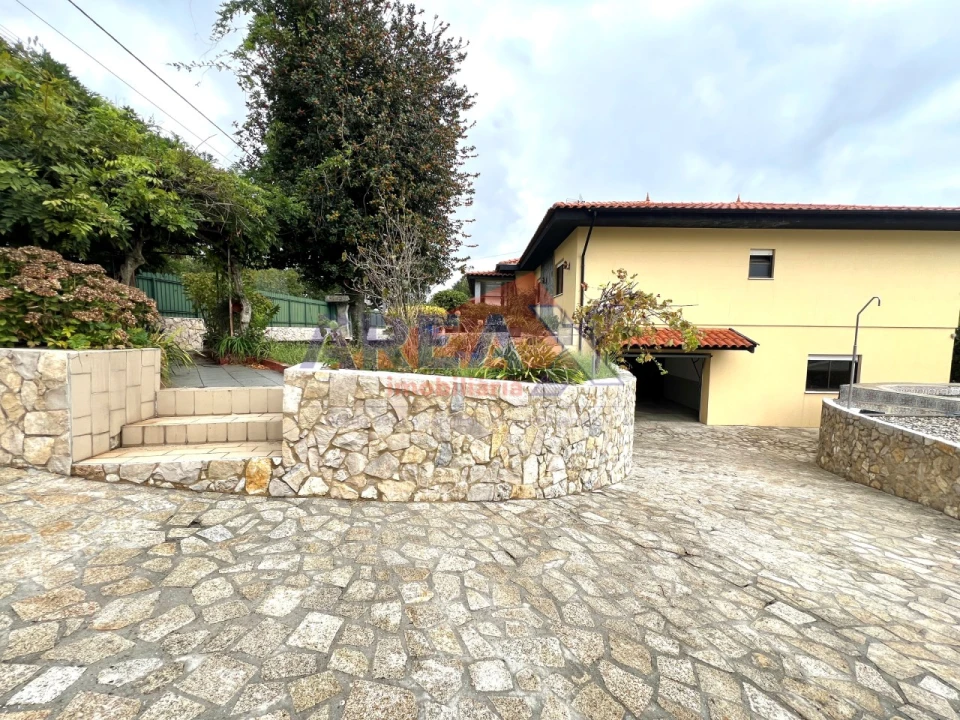 Moradia T5 para Venda em São Roque Foto 2