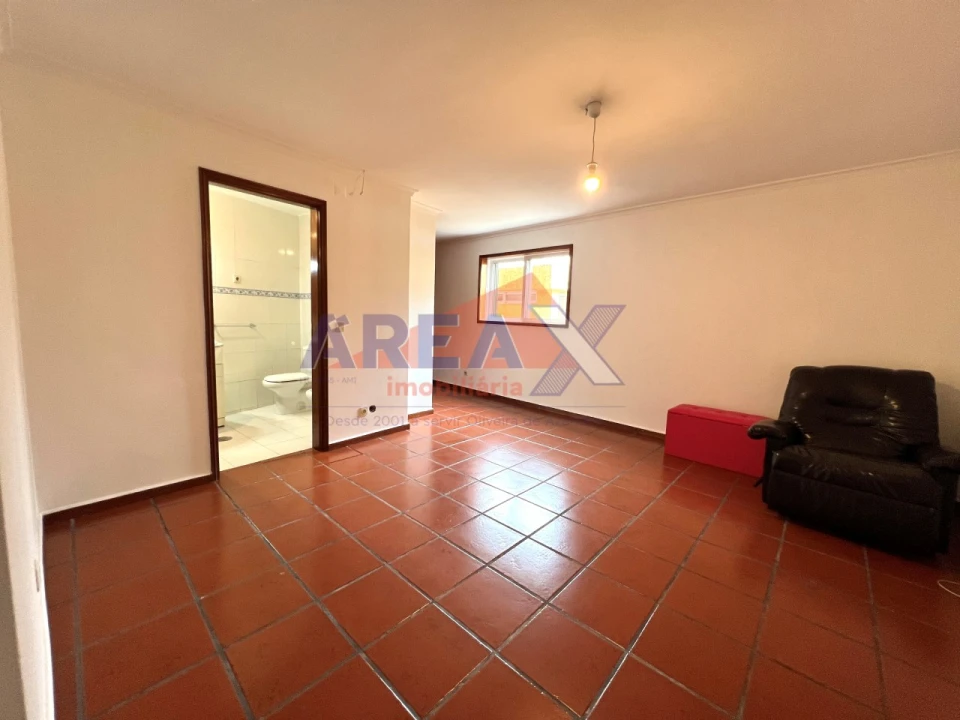 Moradia T5 para Venda em São Roque Foto 20
