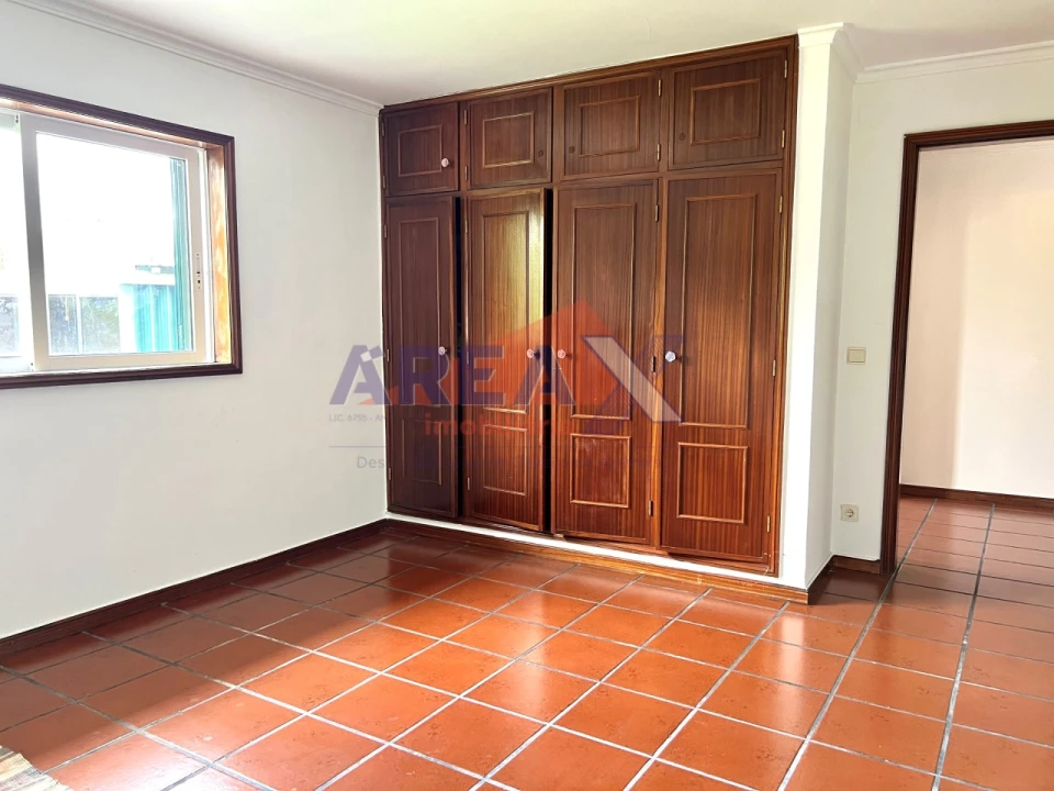 Moradia T5 para Venda em São Roque Foto 21