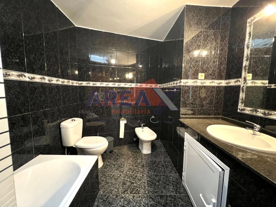 Moradia T5 para Venda em São Roque Foto 23
