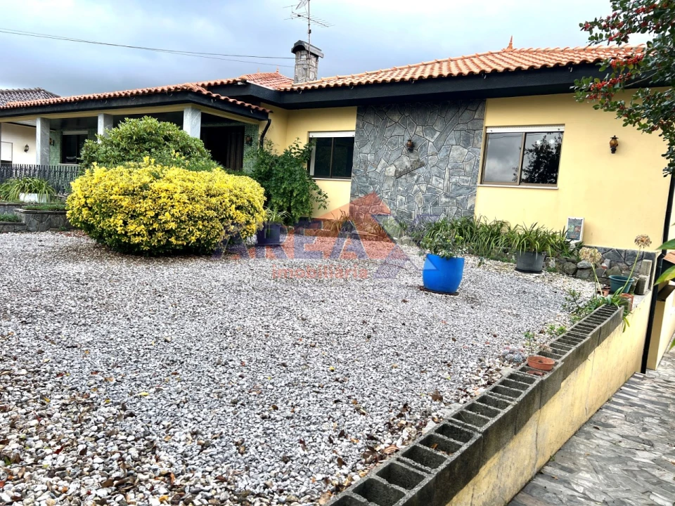Moradia T5 para Venda em São Roque Foto 45