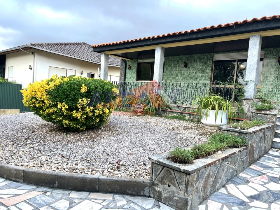 Moradia T5 para Venda em São Roque Foto 47