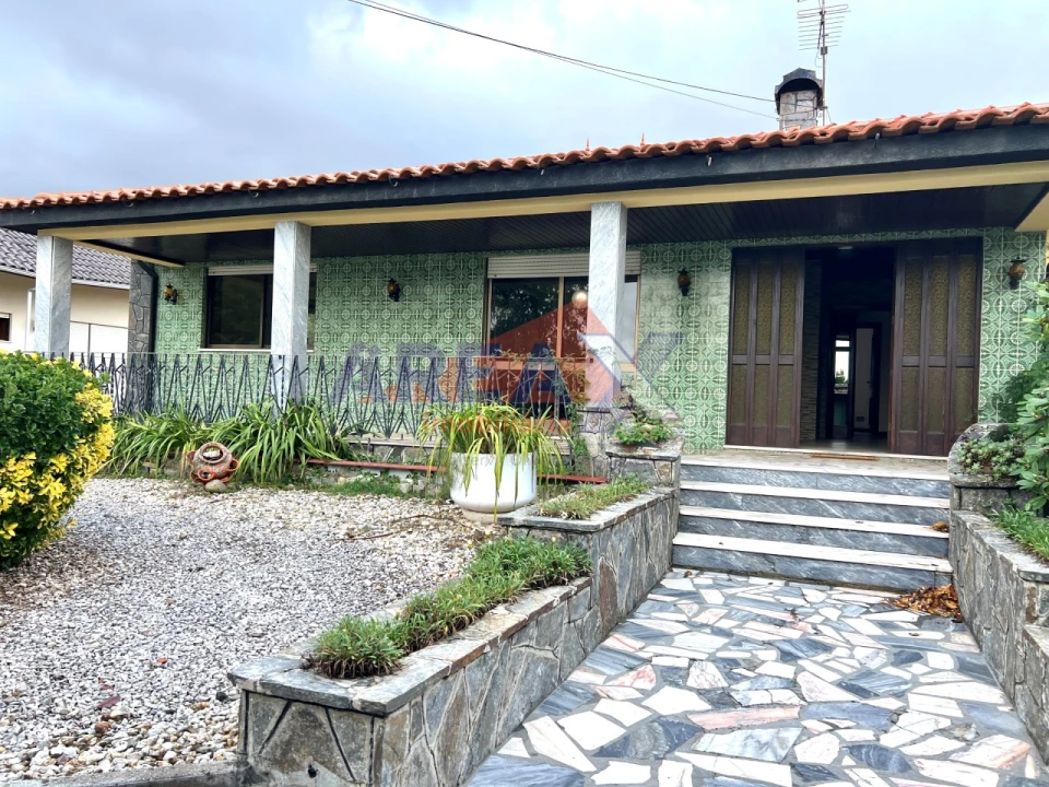 Moradia T5 para Venda em São Roque Foto 48