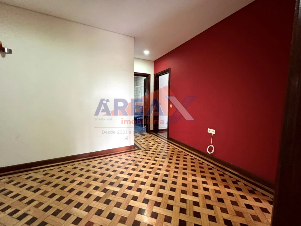 Moradia T5 para Venda em São Roque Foto 58