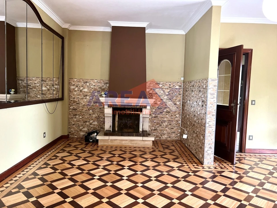Moradia T5 para Venda em São Roque Foto 68