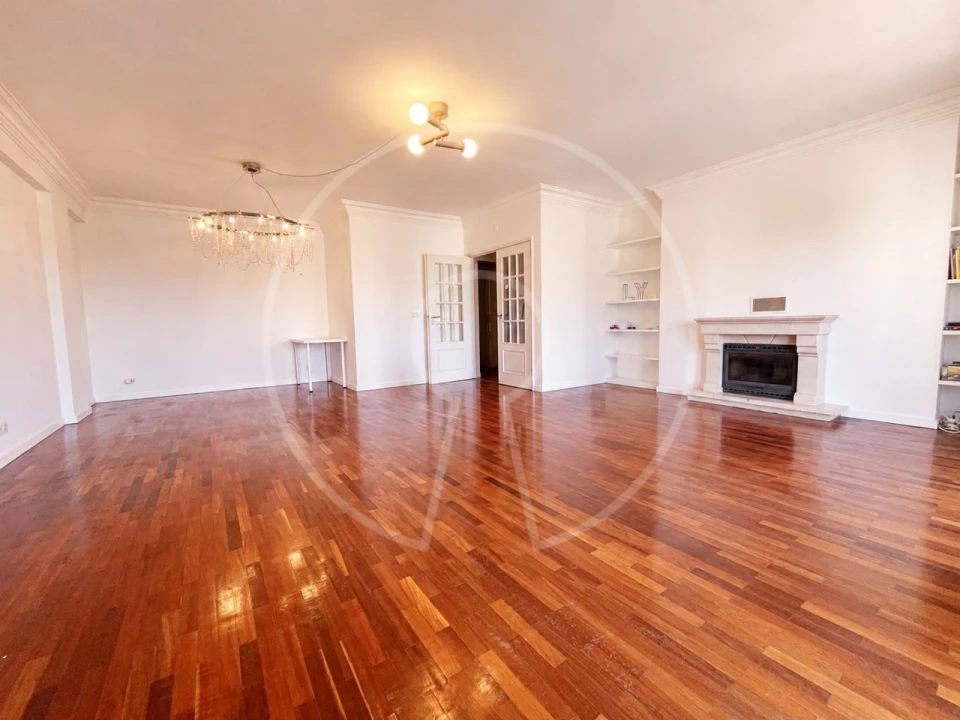 Apartamento T3 para Arrendamento em Lumiar Foto 1