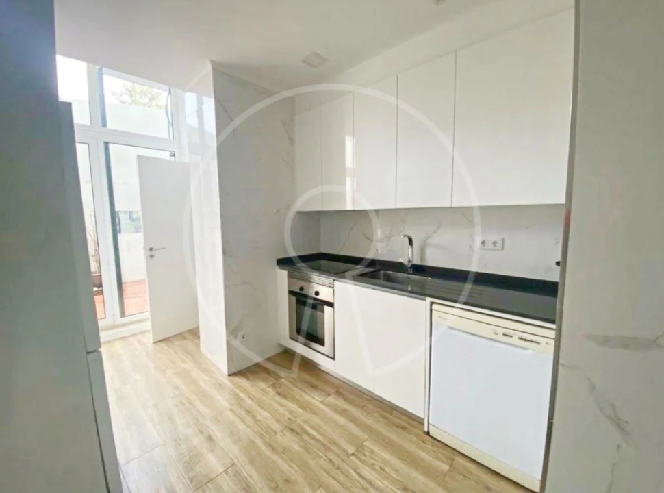 Apartamento T2 para Venda em Alvalade Foto 3