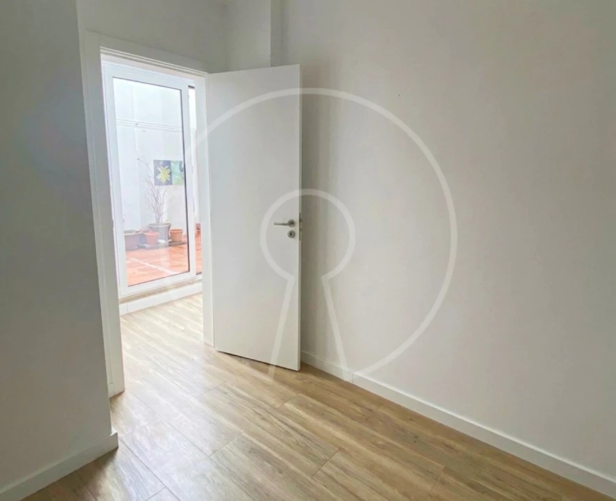 Apartamento T2 para Venda em Alvalade Foto 7