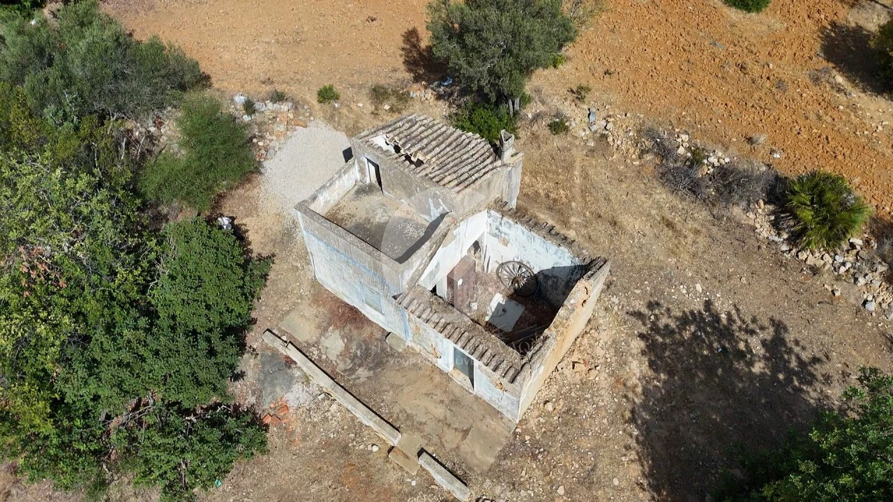 Moradia para Venda em Quelfes Foto 3