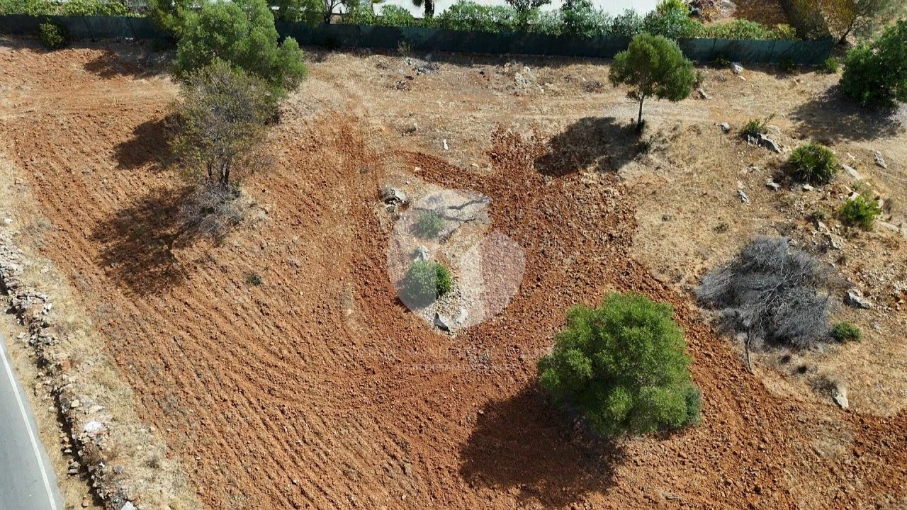 Moradia para Venda em Quelfes Foto 12