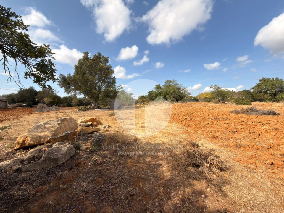 Moradia para Venda em Quelfes Foto 18