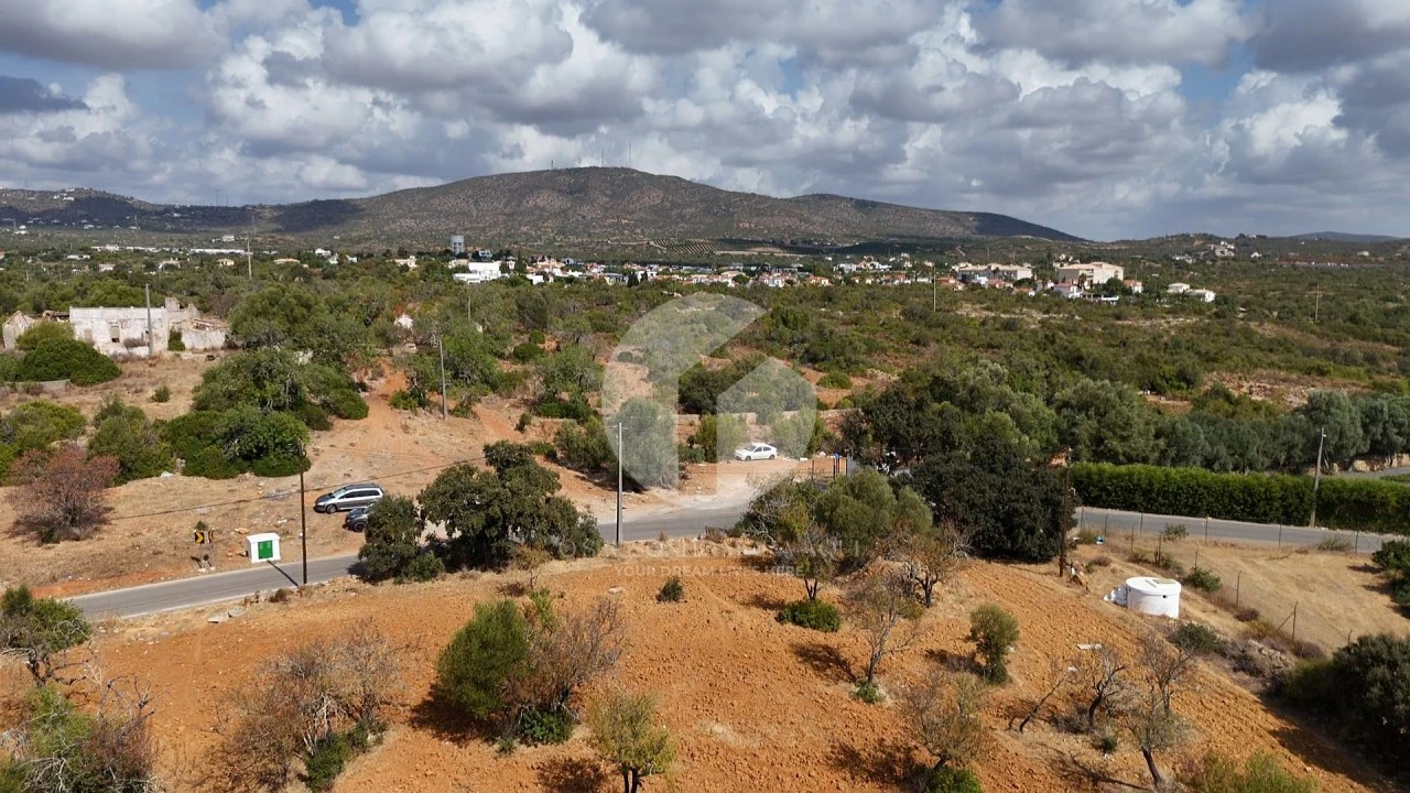 Moradia para Venda em Quelfes Foto 19