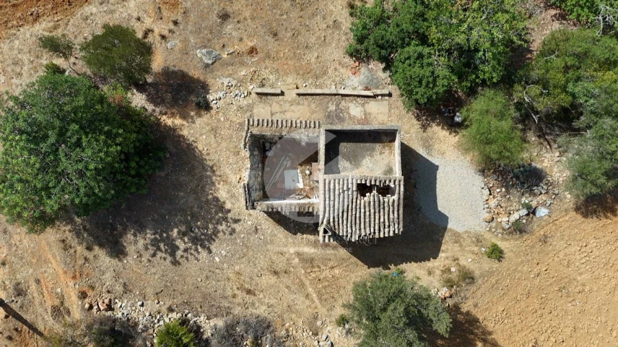 Moradia para Venda em Quelfes Foto 4