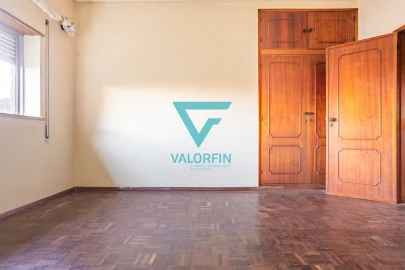 Moradia T5 para Venda em Marinha Grande
