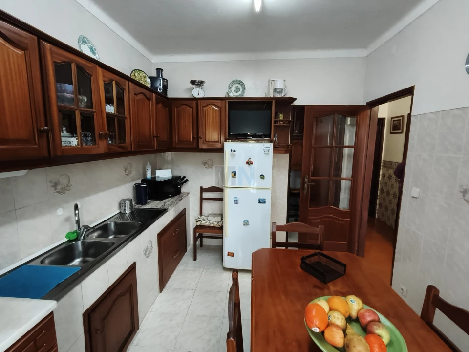 Moradia T4 para Venda em Cernache Foto 2