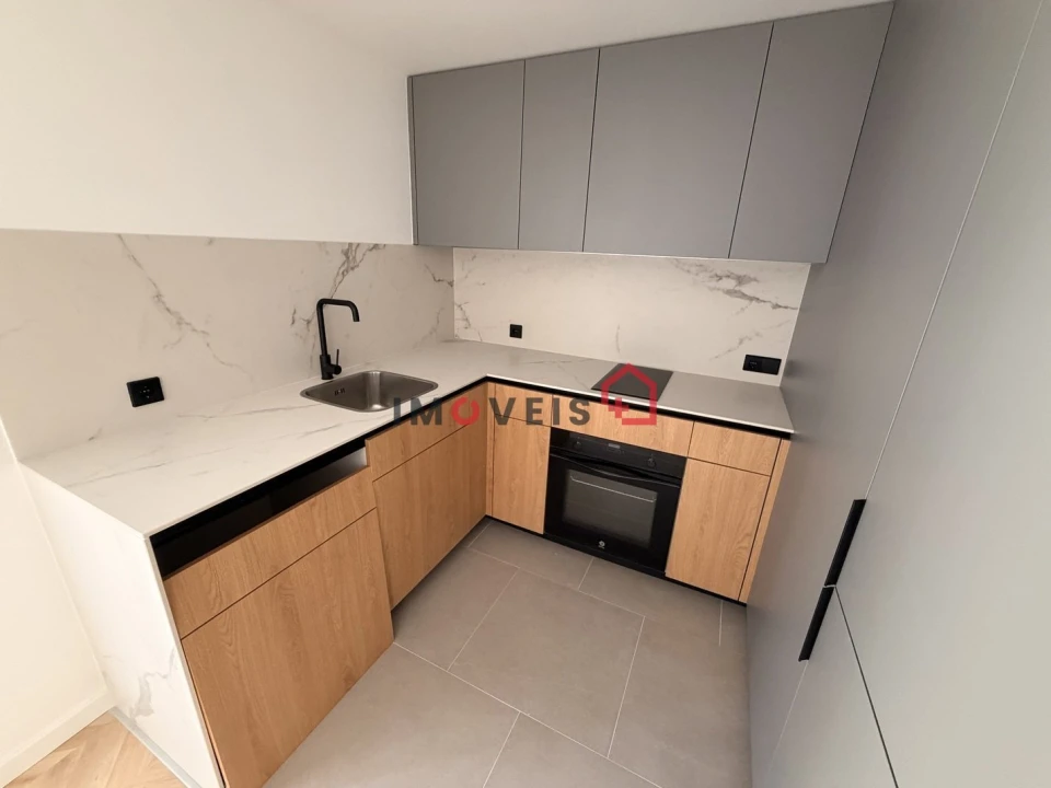 Apartamento T1 para Venda em Leiria, Pousos, Barreira e Cortes Foto 1