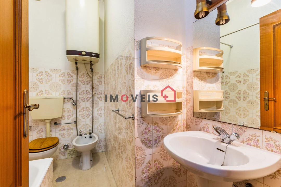 Apartamento T1 para Venda em Leiria, Pousos, Barreira e Cortes Foto 13