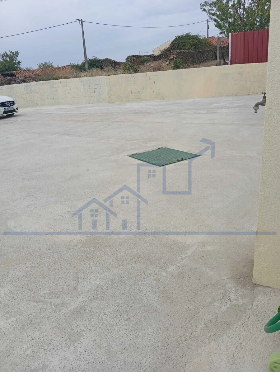 Moradia T4 para Venda em Carviçais Foto 7
