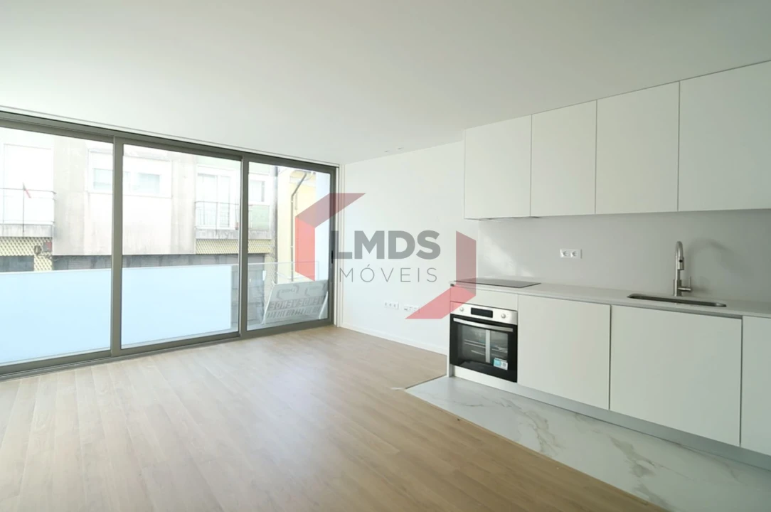 Apartamento T2 para Venda em Cedofeita, Santo Ildefonso, Sé, Miragaia, São Nicolau e Vitória Foto 2