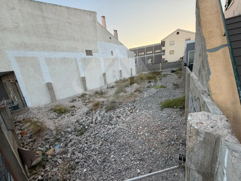 Terreno para Venda em Santa Iria de Azoia, São João da Talha e Bobadela Foto 14