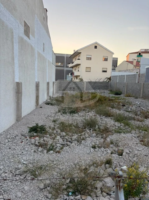 Terreno para Venda em Santa Iria de Azoia, São João da Talha e Bobadela