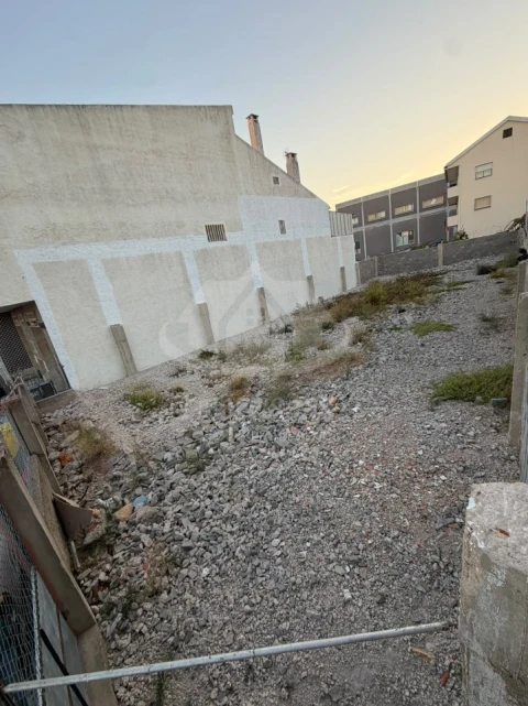 Terreno para Venda em Santa Iria de Azoia, São João da Talha e Bobadela