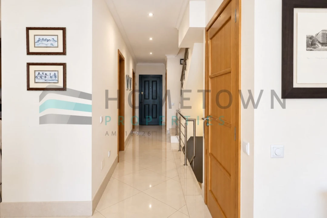 Apartamento T3 para Venda em Quarteira Foto 17