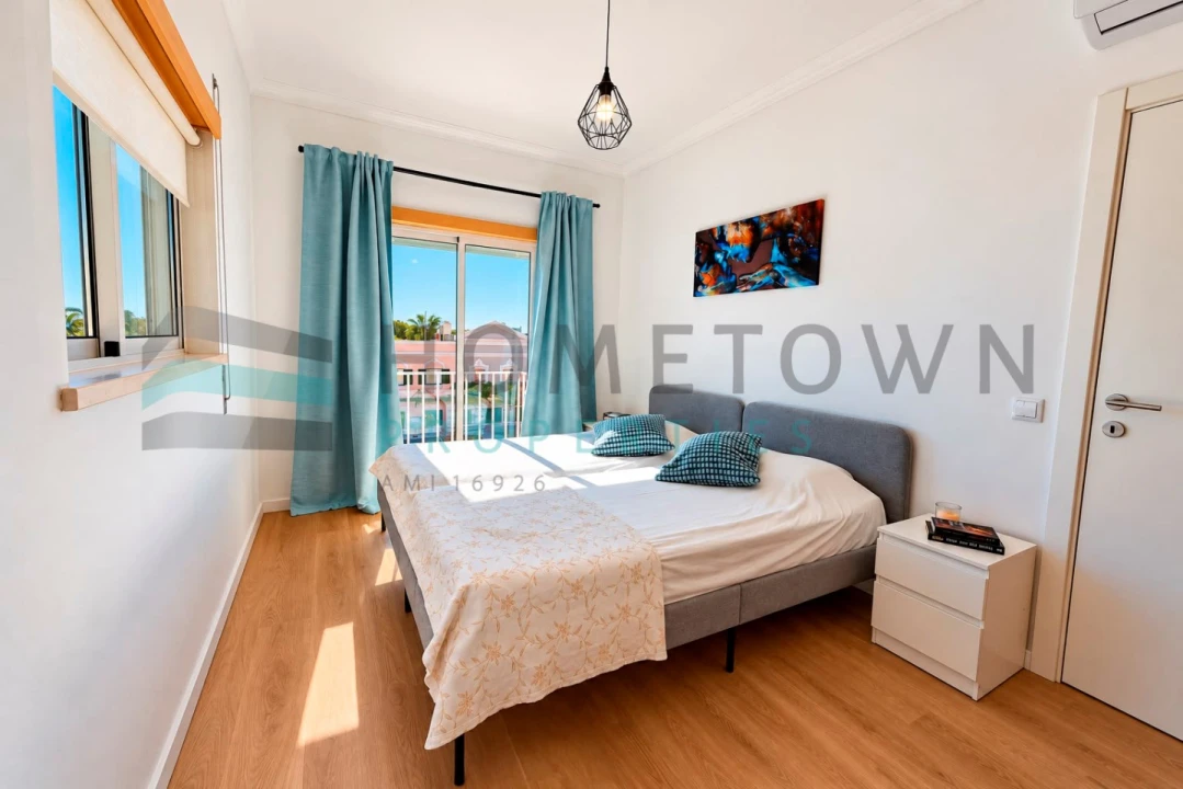 Apartamento T1 para Venda em Quarteira Foto 3