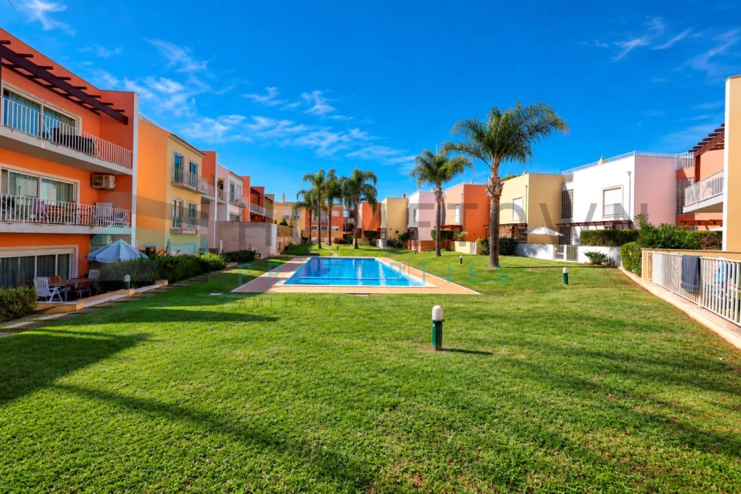 Apartamento T1 para Venda em Quarteira Foto 22