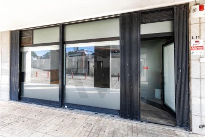 Loja para Venda em Pedroso e Seixezelo