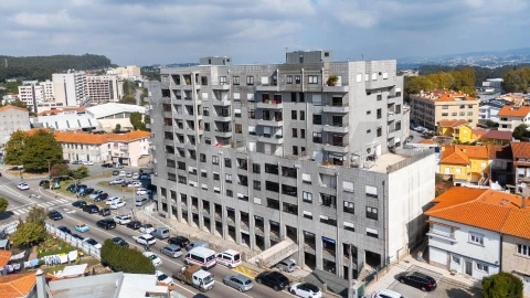 Loja para Venda em Pedroso e Seixezelo