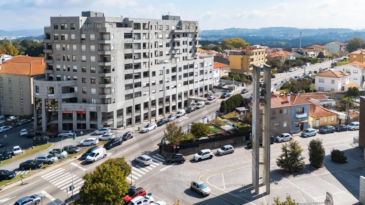 Loja para Venda em Pedroso e Seixezelo Foto 1