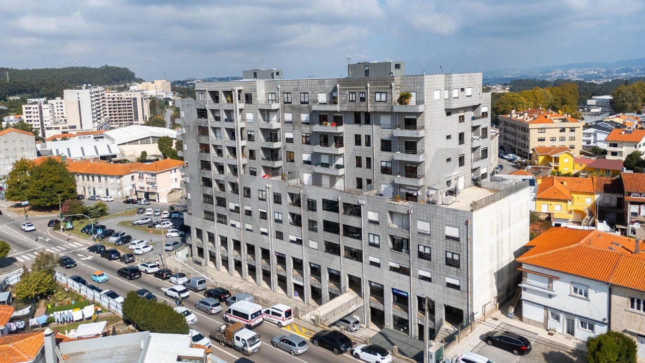 Loja para Venda em Pedroso e Seixezelo Foto 2