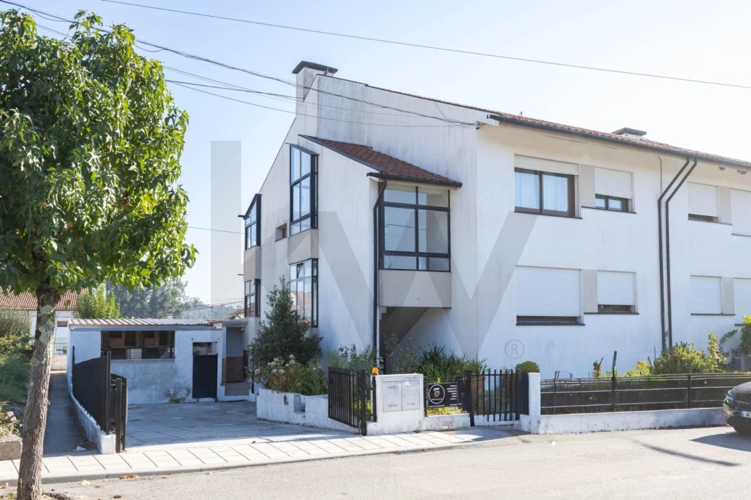 Apartamento T2 para Venda em Baltar Foto 2