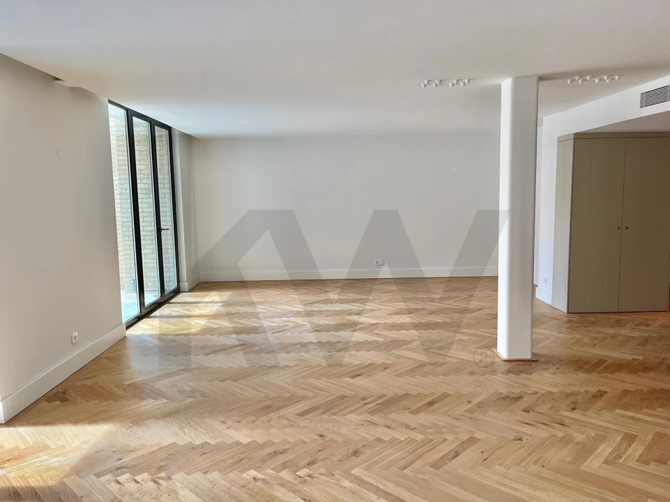 Apartamento T4 para Venda em Beato Foto 3
