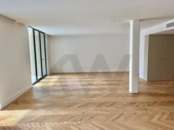 Apartamento T4 para Venda em Beato Foto 3