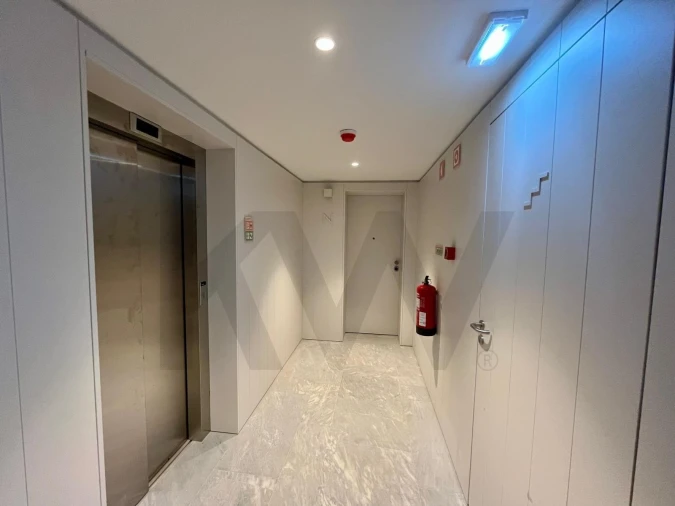 Apartamento T4 para Venda em Beato Foto 16