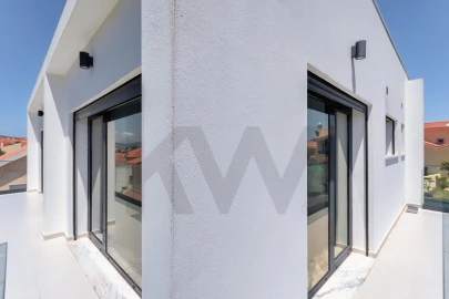 Moradia T3 para Venda em São Domingos de Rana