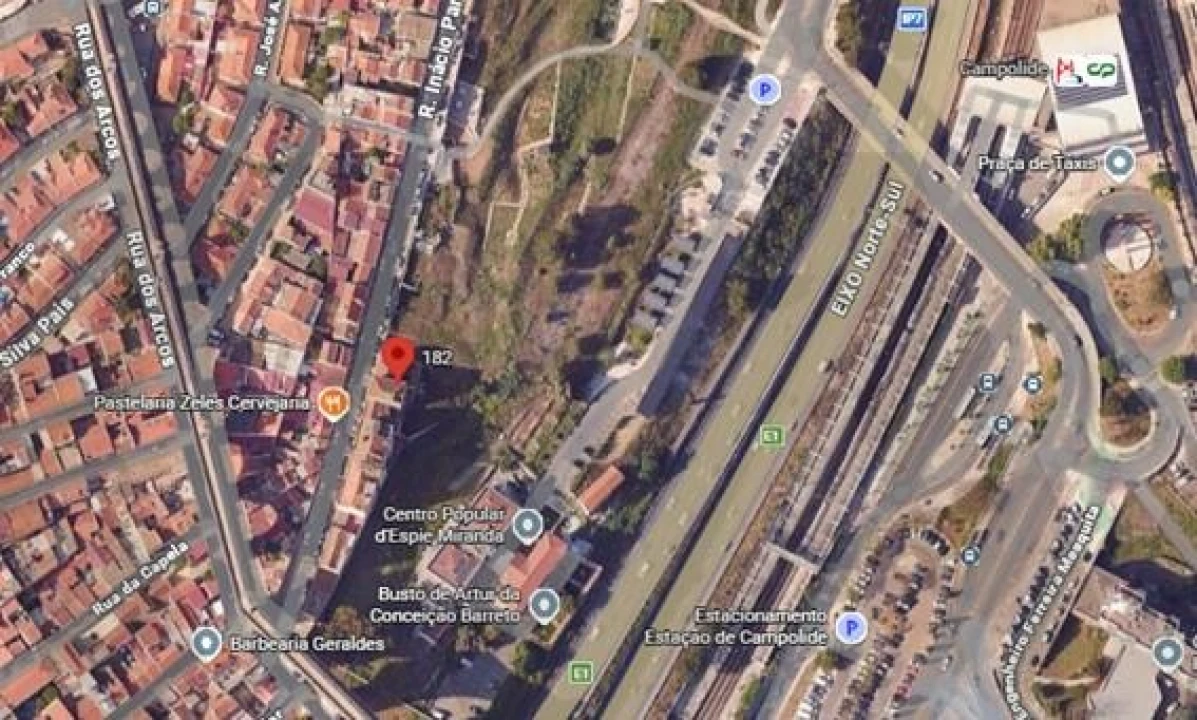 Prédio para Venda em Campolide Foto 7