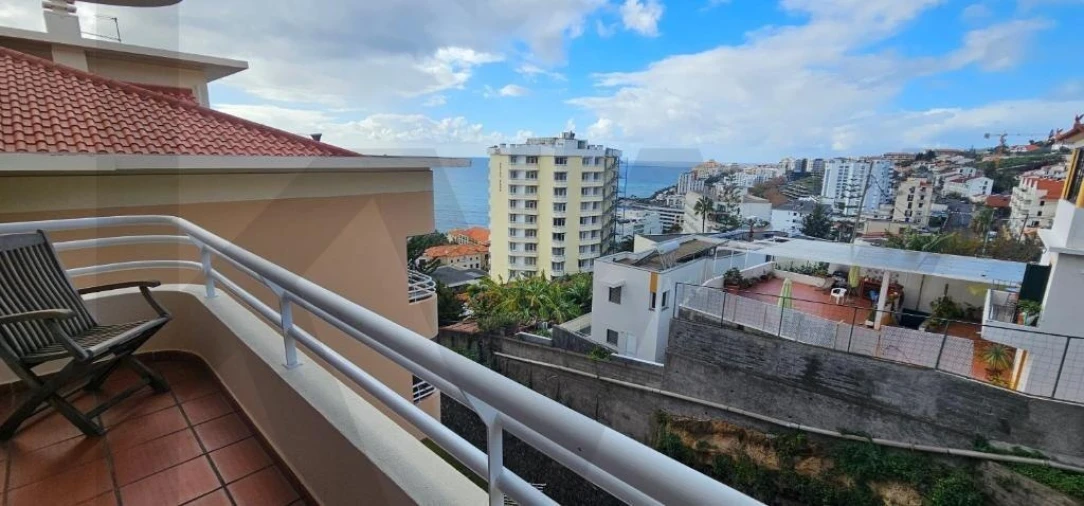 Apartamento T3 para Venda em São Martinho Foto 3