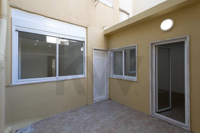 Apartamento T2 para Venda em Falagueira-Venda Nova