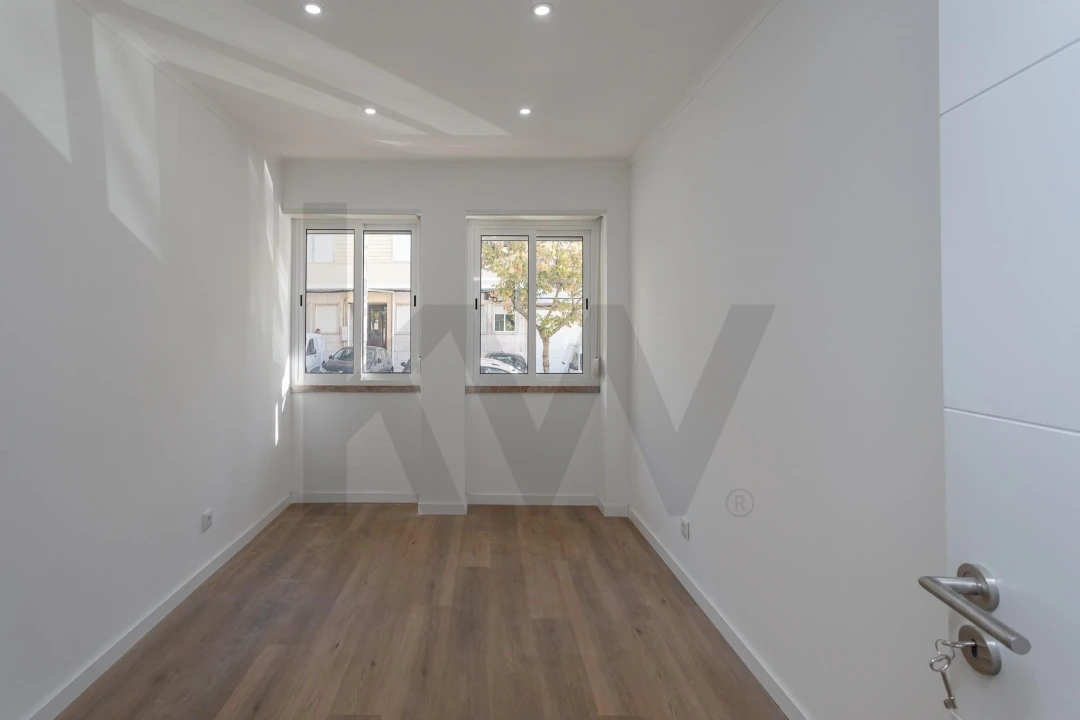 Apartamento T2 para Venda em Falagueira-Venda Nova Foto 6