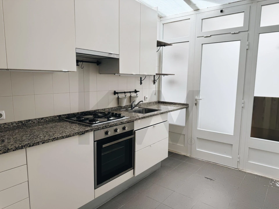 Apartamento T1 para Arrendamento em Penha de França Foto 7