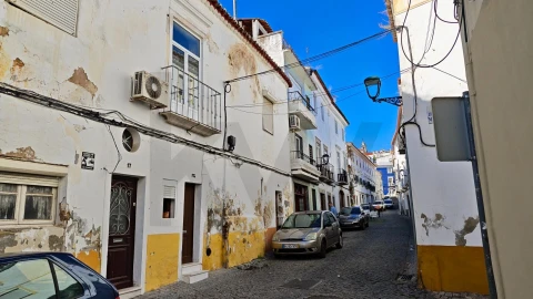 Moradia T7 para Venda em Caia, São Pedro e Alcáçova