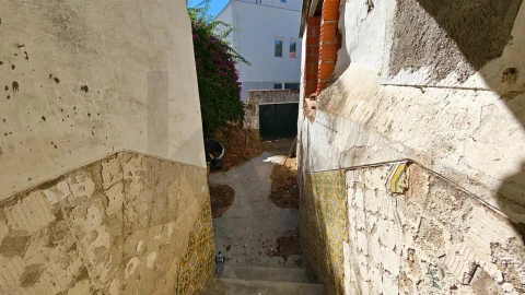 Moradia T7 para Venda em Caia, São Pedro e Alcáçova