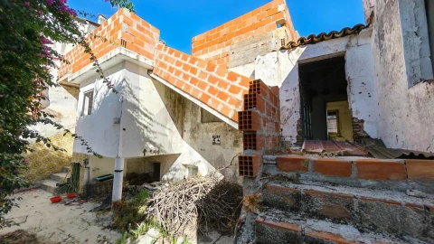Moradia T7 para Venda em Caia, São Pedro e Alcáçova