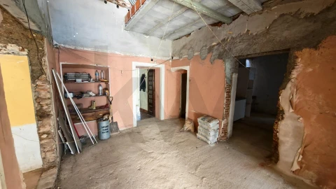 Moradia T7 para Venda em Caia, São Pedro e Alcáçova