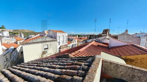 Moradia T7 para Venda em Caia, São Pedro e Alcáçova