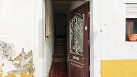 Moradia T7 para Venda em Caia, São Pedro e Alcáçova